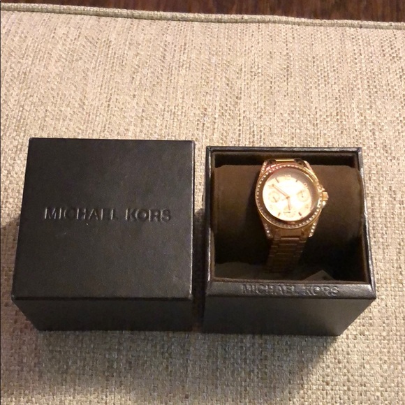 Michael Kors Rose Gold Watch with tags! - Picture 3 of 3